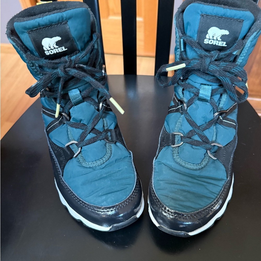 Sorel Women’s Sport Boot size 9